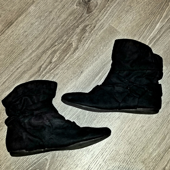 Black Booties - Picture 4 of 7